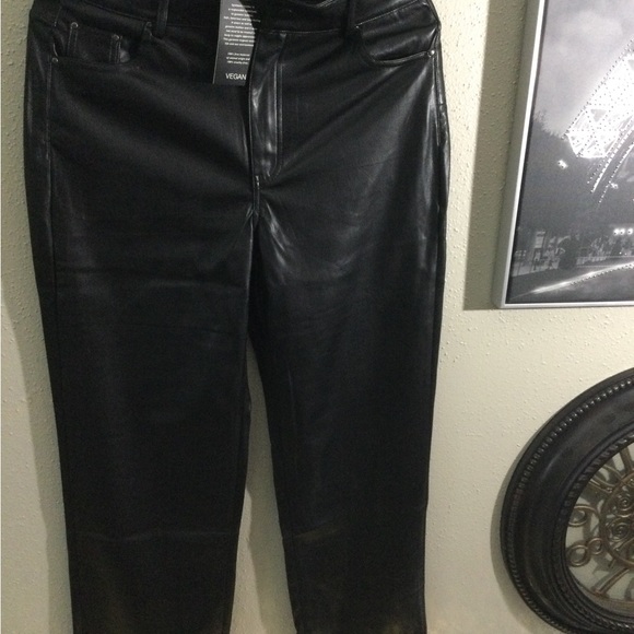 Badgley Mischka - Picture 4 of 4